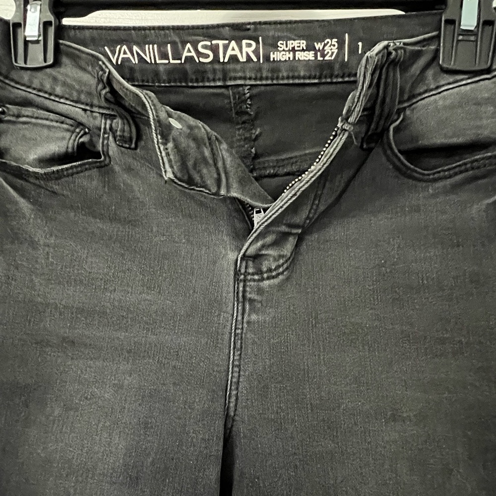 Super high-rise skinny, ankle short jeans